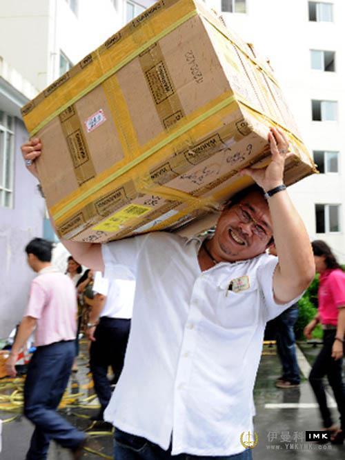 The first batch of disaster relief materials sent to Zhouqu by Shenzhen Lions Club (source: Shenzhen News) news 图5张